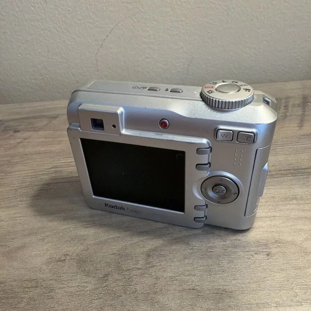 Kodak EasyShare C643 6.1MP Compact Digital Point Shoot Camera TESTED WORKS